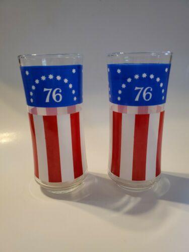 Two Old U.s. Bicentennial 76 Red White Blue Stars Stripes Glass Tumblers
